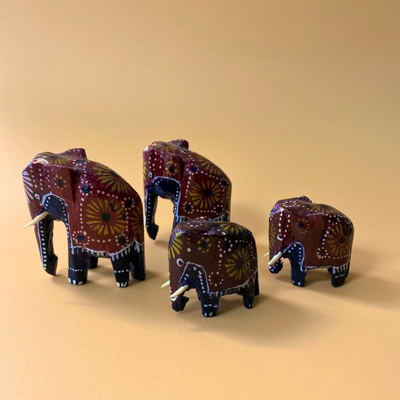 Family of Elephants | Home Décor - Picture 2 of 13